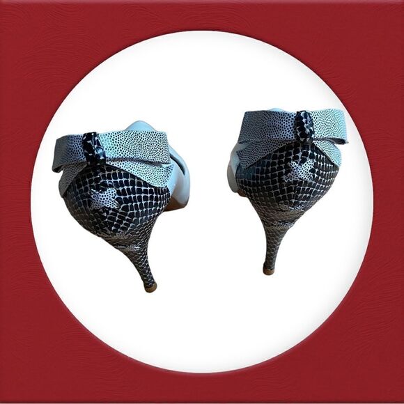 Stuart Weitzman For Mr. Seymour Leather Heels With Bows Size 6.5 B - Picture 7 of 14